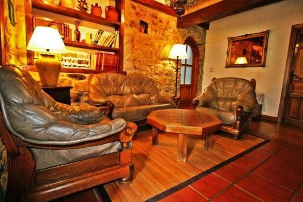 Albergue Turistico Valdebaro กามาเลโญ ภายนอก รูปภาพ